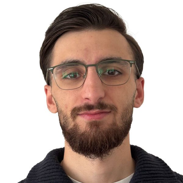 Lorenzo - junior finance consultant